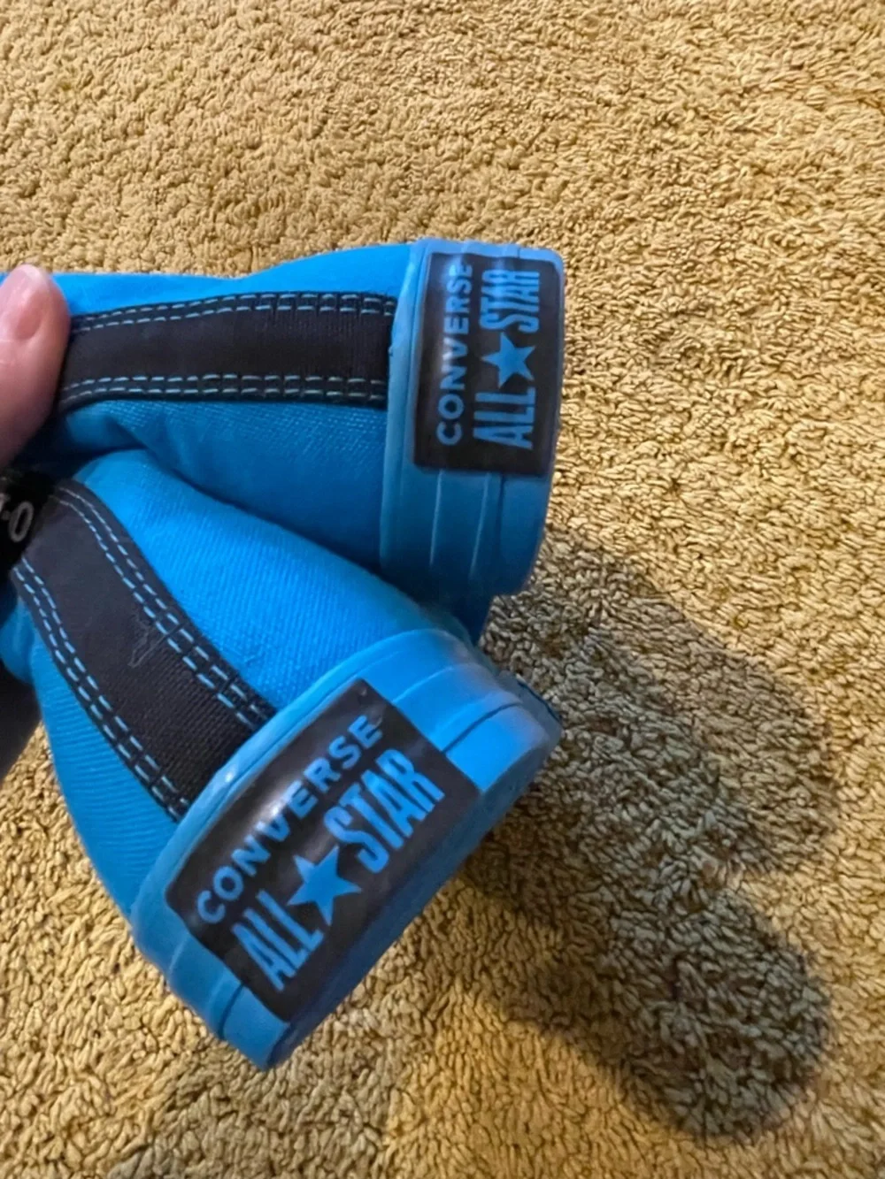 Converse vibrant blue